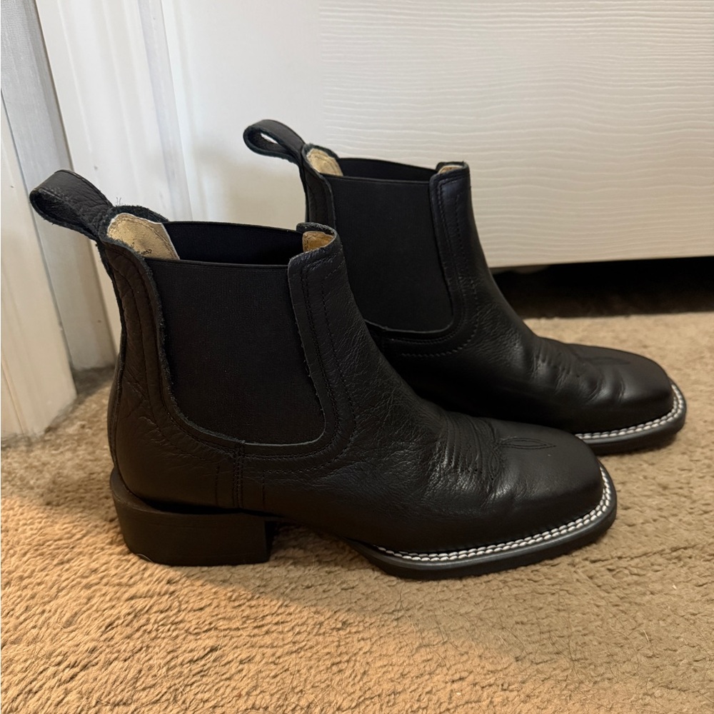 Shyanne Black Leather Chelsea Boots